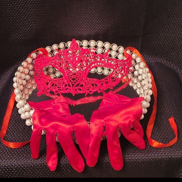 Masquerade Red women's mask gloves - Picture 2 of 3